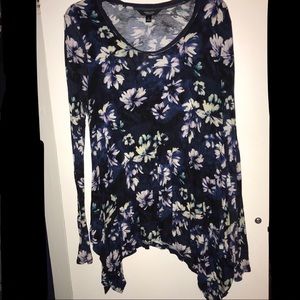 Vera Wang**Navy floral tunic
